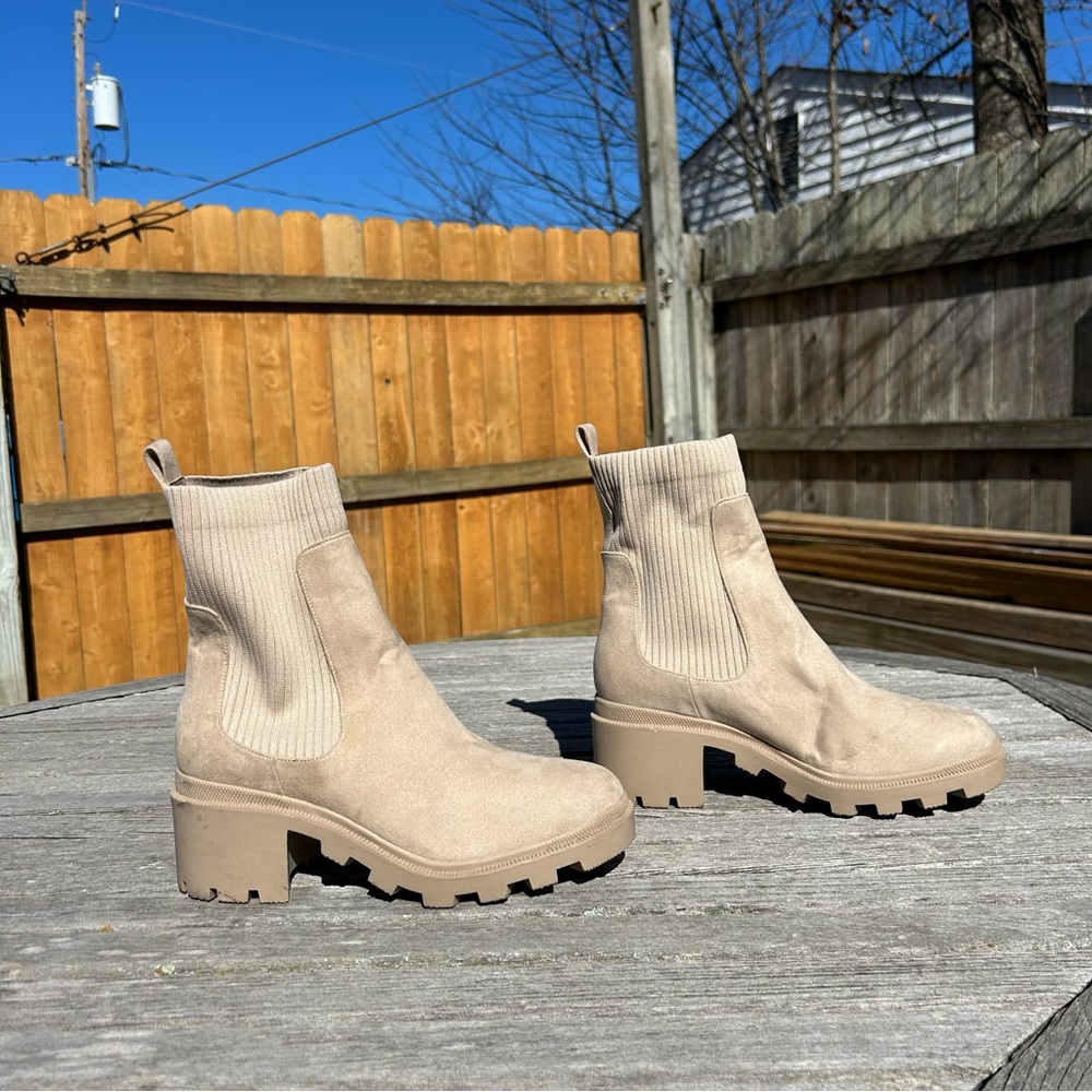 BP NORDSTROM  Chunky Lug Sole‎ Chelsea Boots size 10 tall fall winter